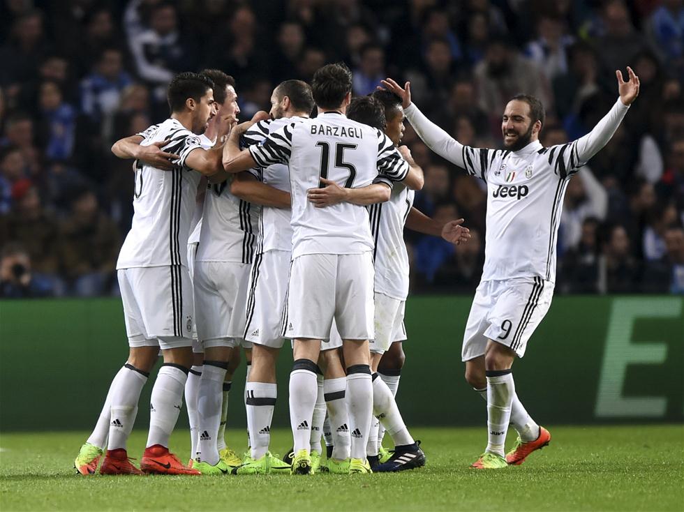 TA：埃利奥特融入维拉的进程较为缓慢，他需要更加沉着冷静（TA：埃利奥特融入维拉进展缓慢，仍需更冷静沉着）