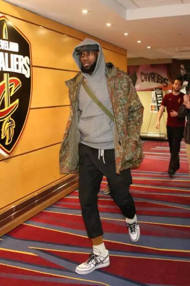 雷迪克称球队仅两场全员健康，28战用17套首发（雷迪克：球队仅两场人员齐整，28场比赛更换17套首发）