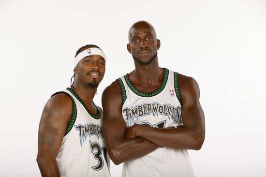 镜报：曼联有信心7000万镑签沃顿，但他不去没欧战的球队（镜报：曼联有望以7000万镑签下沃顿，但球员不愿加盟无欧战球队）