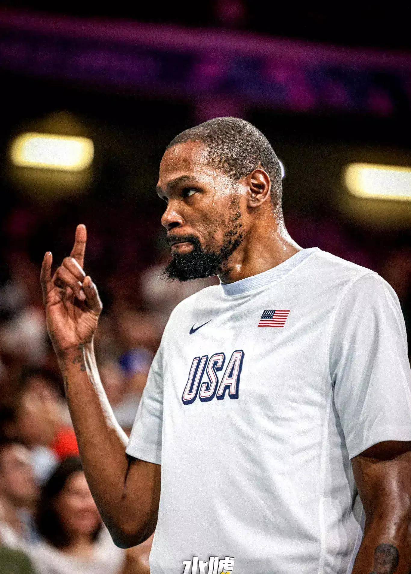 下半场发威，邹阳带领球队回暖（后半场发力，邹阳率队回暖）