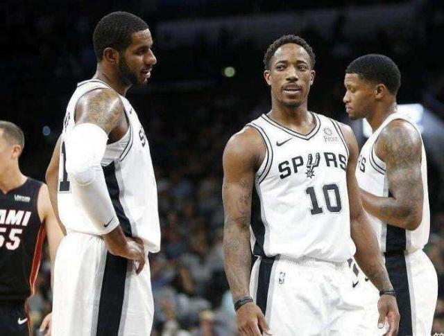 新赛季大幕即将拉开！@上海久事大鲨鱼官方微博 晒定妆照拍摄花絮！（新赛季将启幕，@上海久事大鲨鱼官方微博发布定妆照拍摄花絮！）