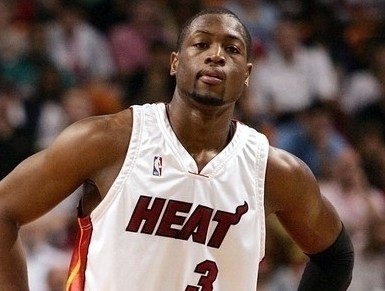 法比奥庆祝足协杯夺冠：将永远存在的时刻，一切荣耀归于上帝（法比奥欢庆足协杯加冕：这一刻将永存，一切荣耀献给上帝）