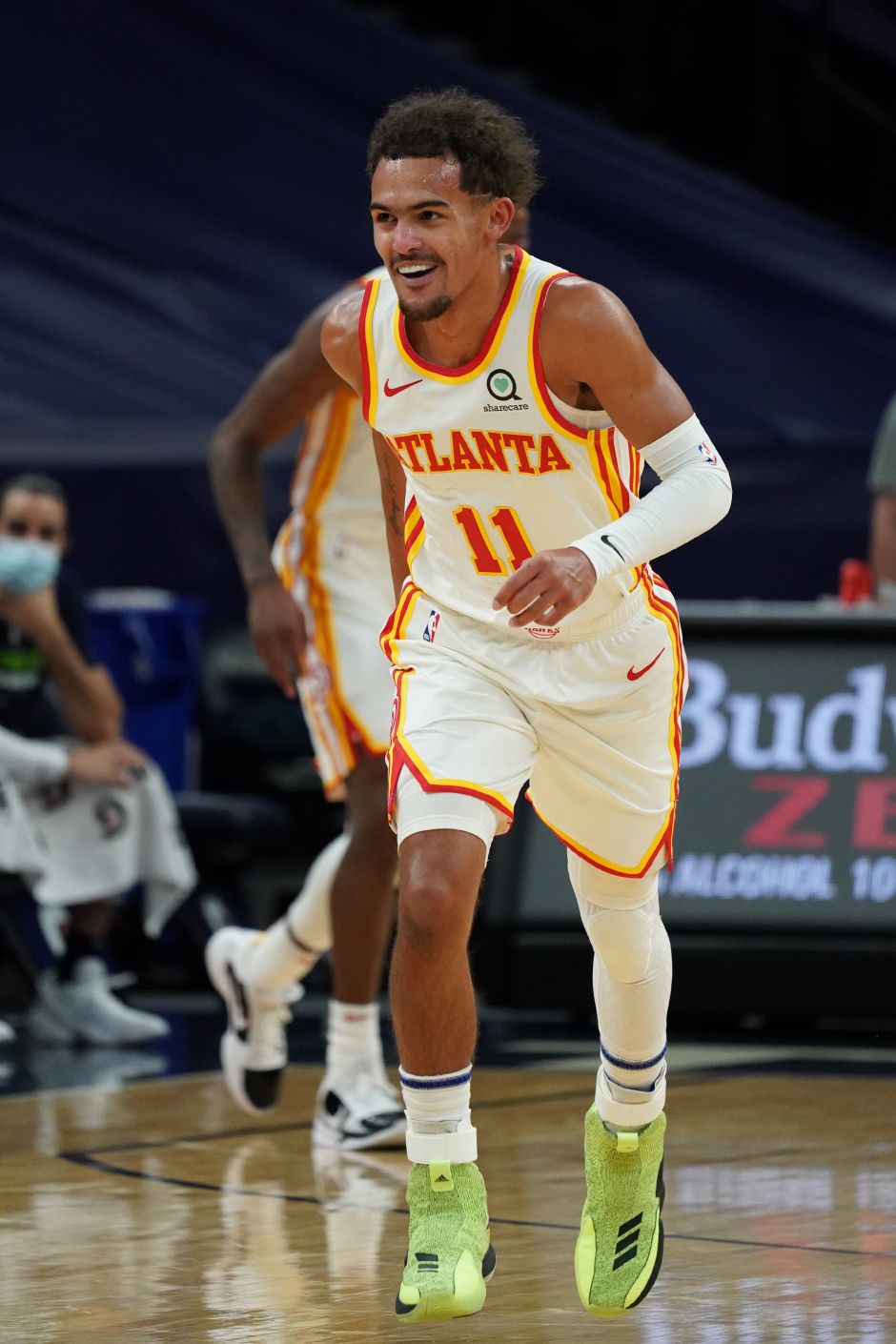 森林狼本赛季面对背靠背对手5胜0负，近3赛季胜率稍逊绿军（森林狼本季对背靠背对手5战全胜，近三季胜率仍略逊绿军）