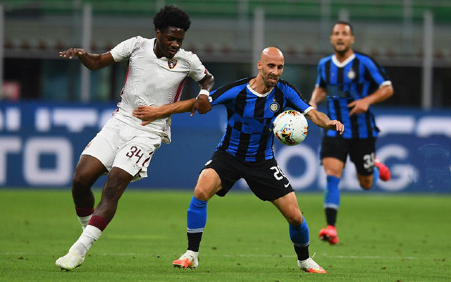 飙分高手！基昂特·乔治半场14投8中砍下24分 另有2篮板4助攻（基昂特·乔治半场火力全开：14投8中砍24分，外带2篮板4助攻）