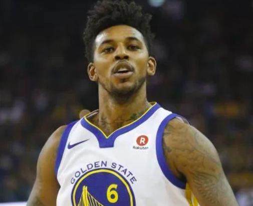 拉眼角引发争议的全北助教宣布辞职，此前因种族歧视被判禁赛5场（因种族歧视手势遭禁赛5场后，全北助教宣布辞职）