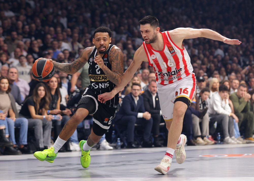 弗拉格：打控卫的经历绝对有助于我的成长，我学会了领导球队（弗拉格：控卫经历极大促进了我的成长，也让我学会带队）