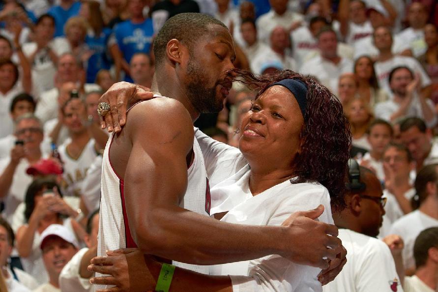 老雷：我无法想象贝林厄姆在世界杯上不首发；更担心后防不稳（老雷：贝林厄姆世界杯理应首发，我更担心后防不稳）